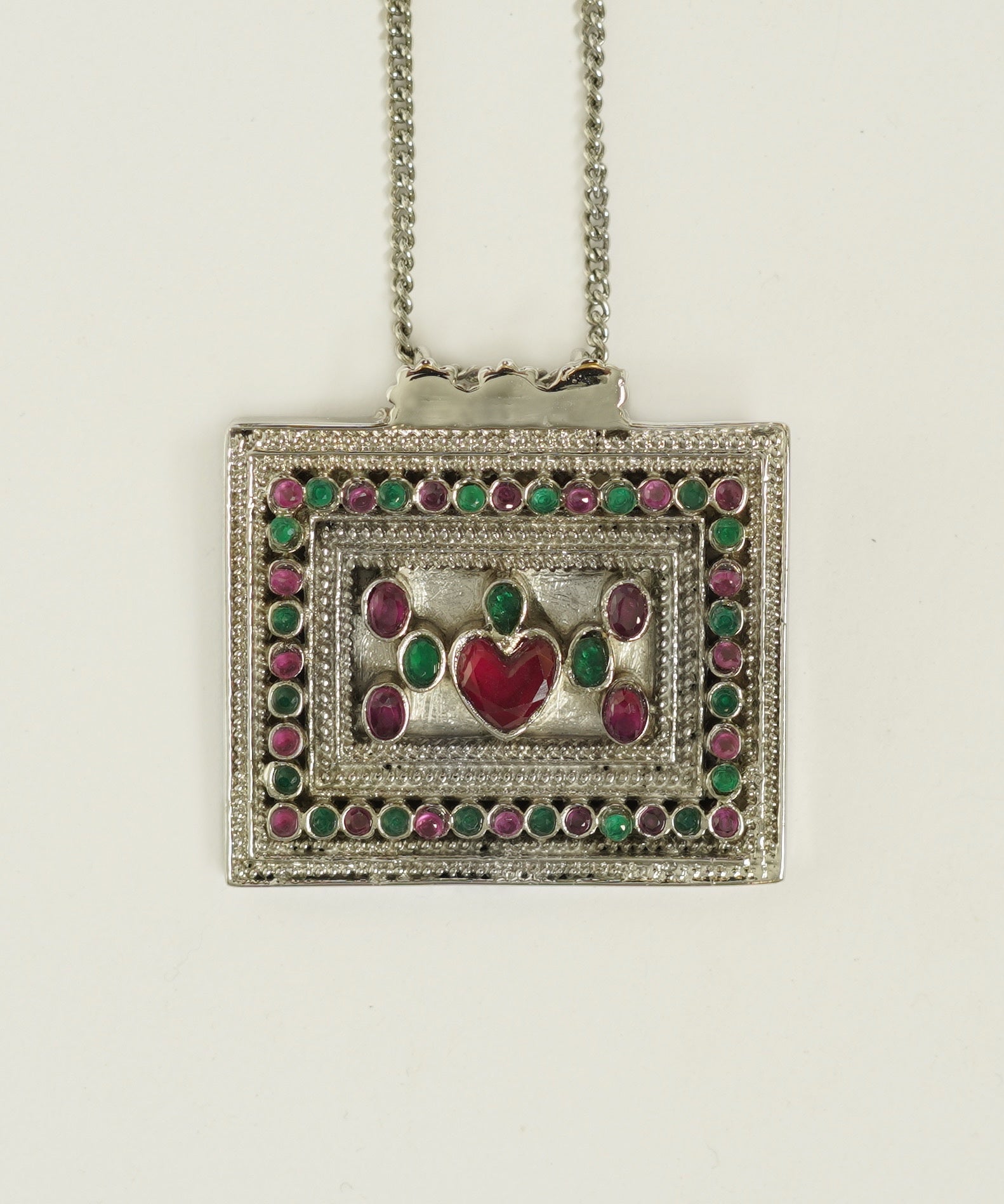 TAVEEZ PENDANT