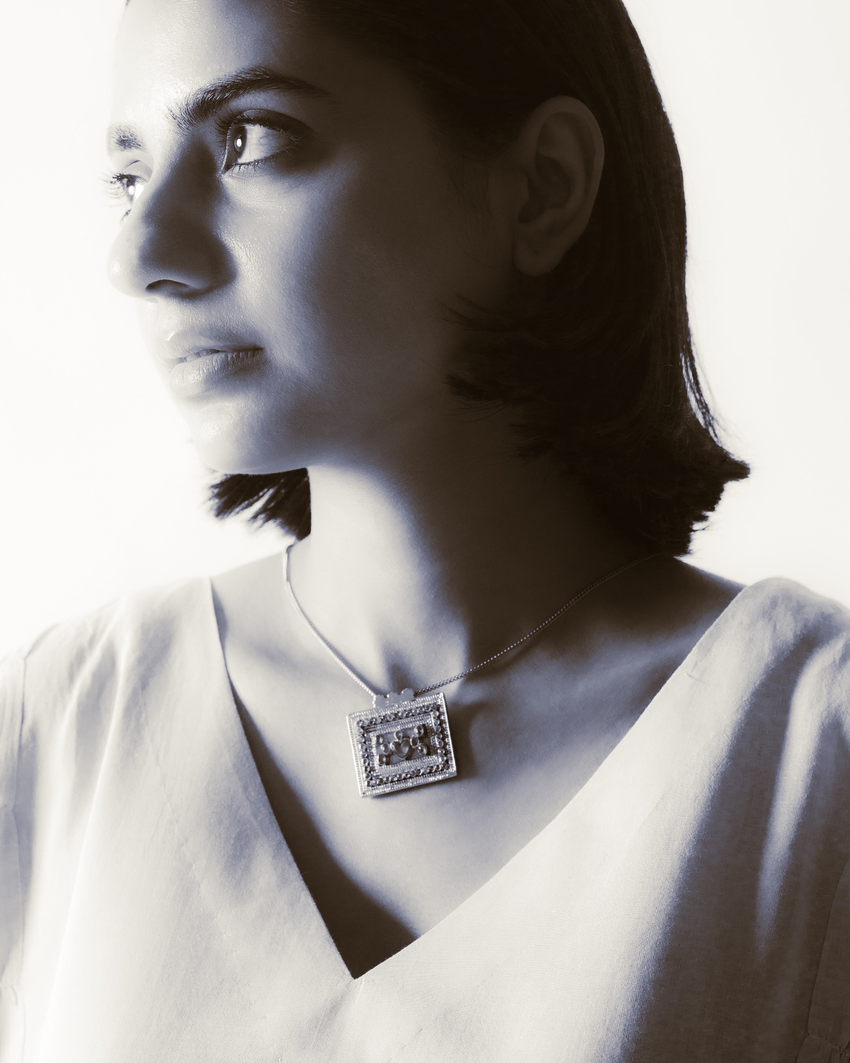 TAVEEZ PENDANT