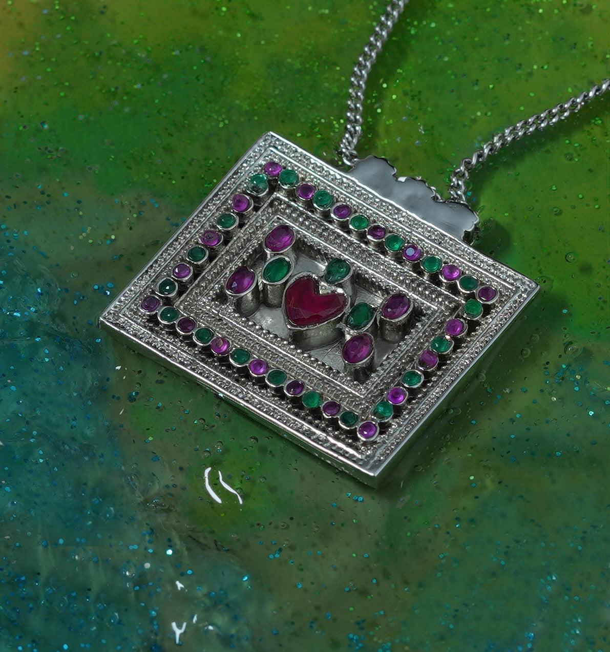 TAVEEZ PENDANT