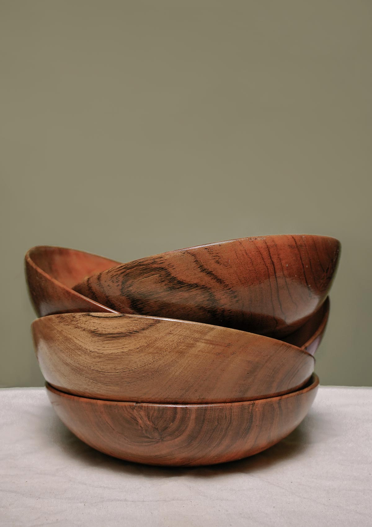 JEHAN WOODEN BOWL (LARGE)